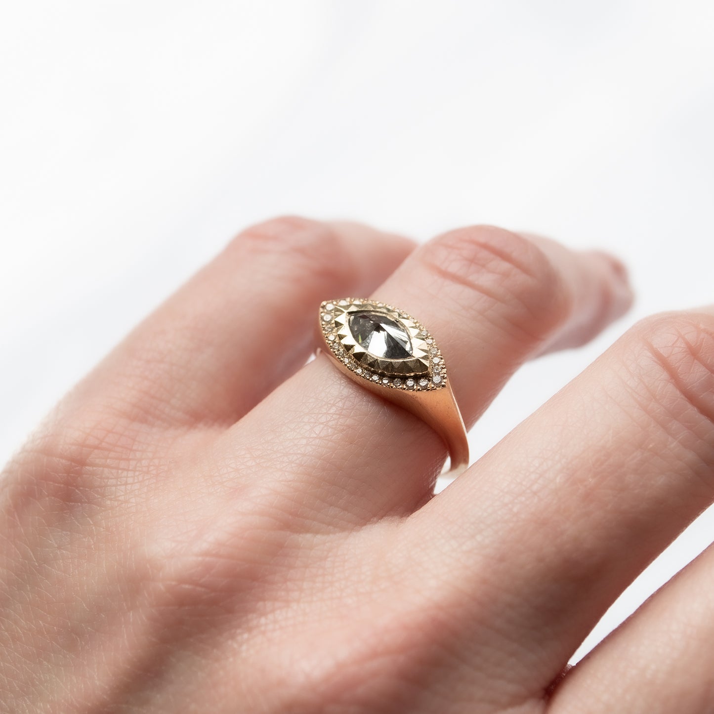 Deco Eye Diamond Signet VIII
