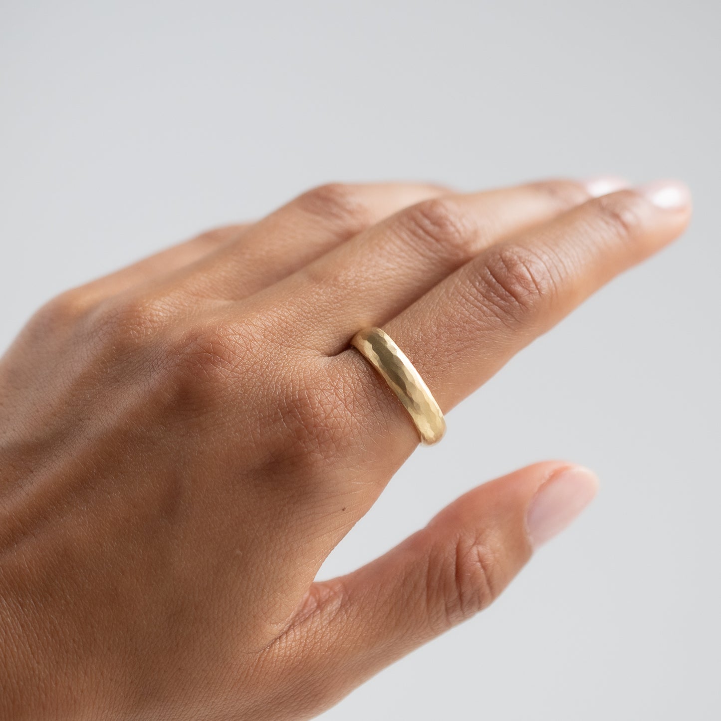 Satomi Kawakita - Ring on hand