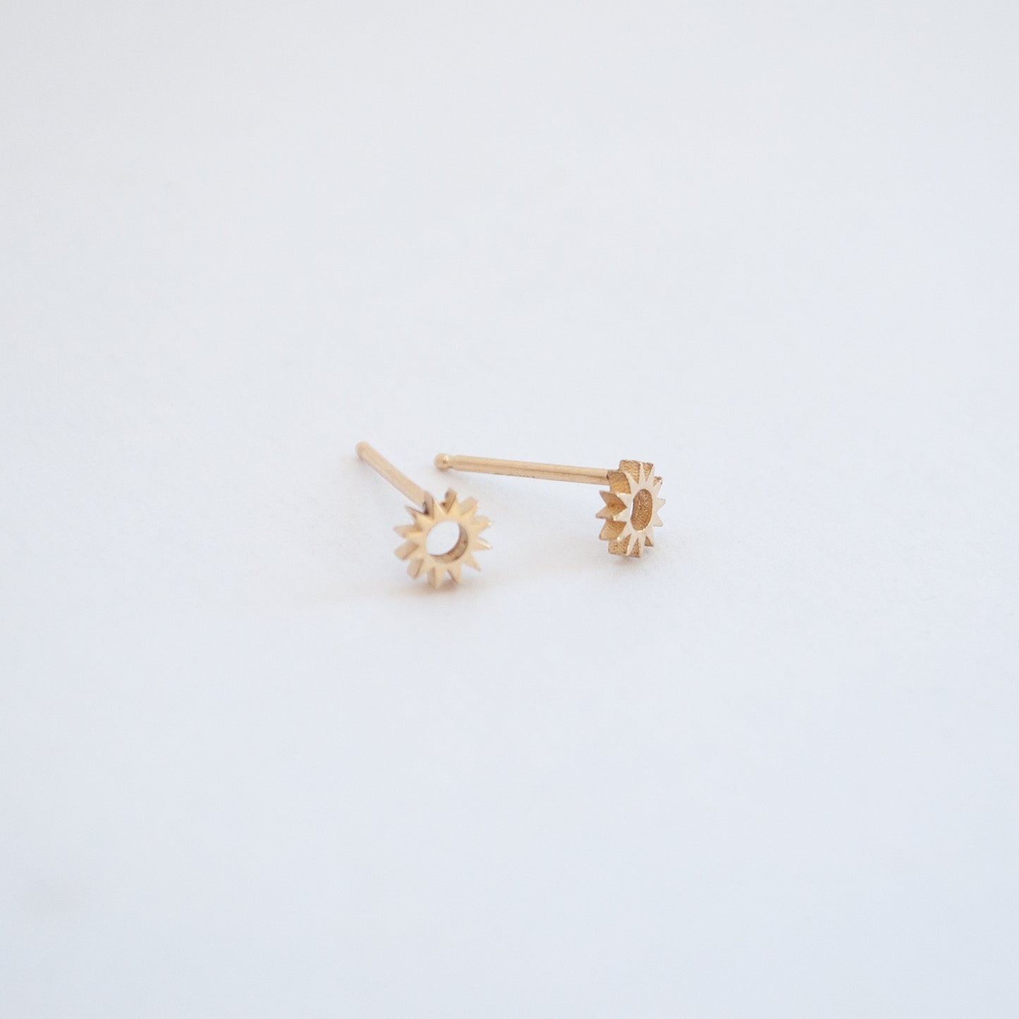 Mini Spur Studs Gold