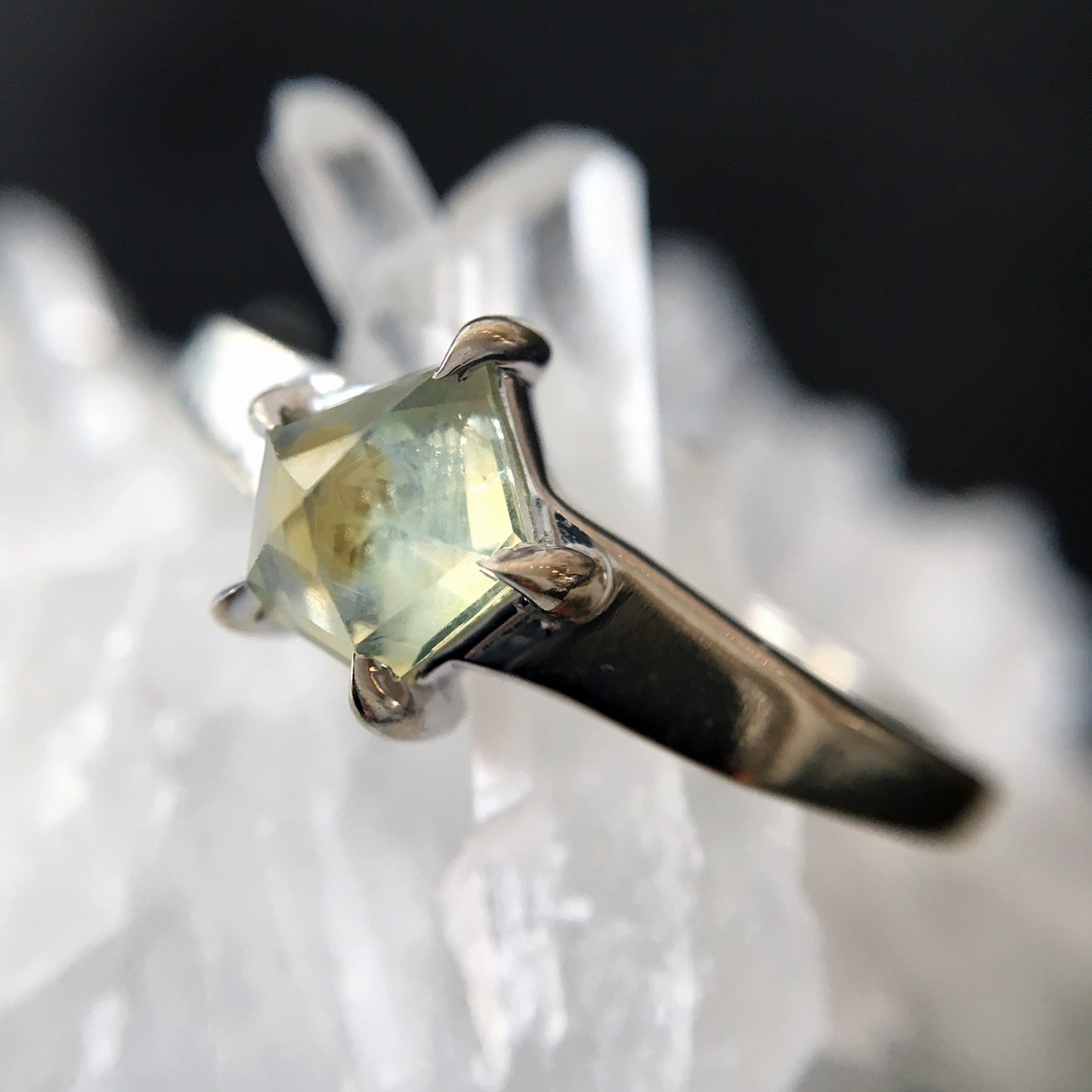 Spring Breeze Sapphire Ring