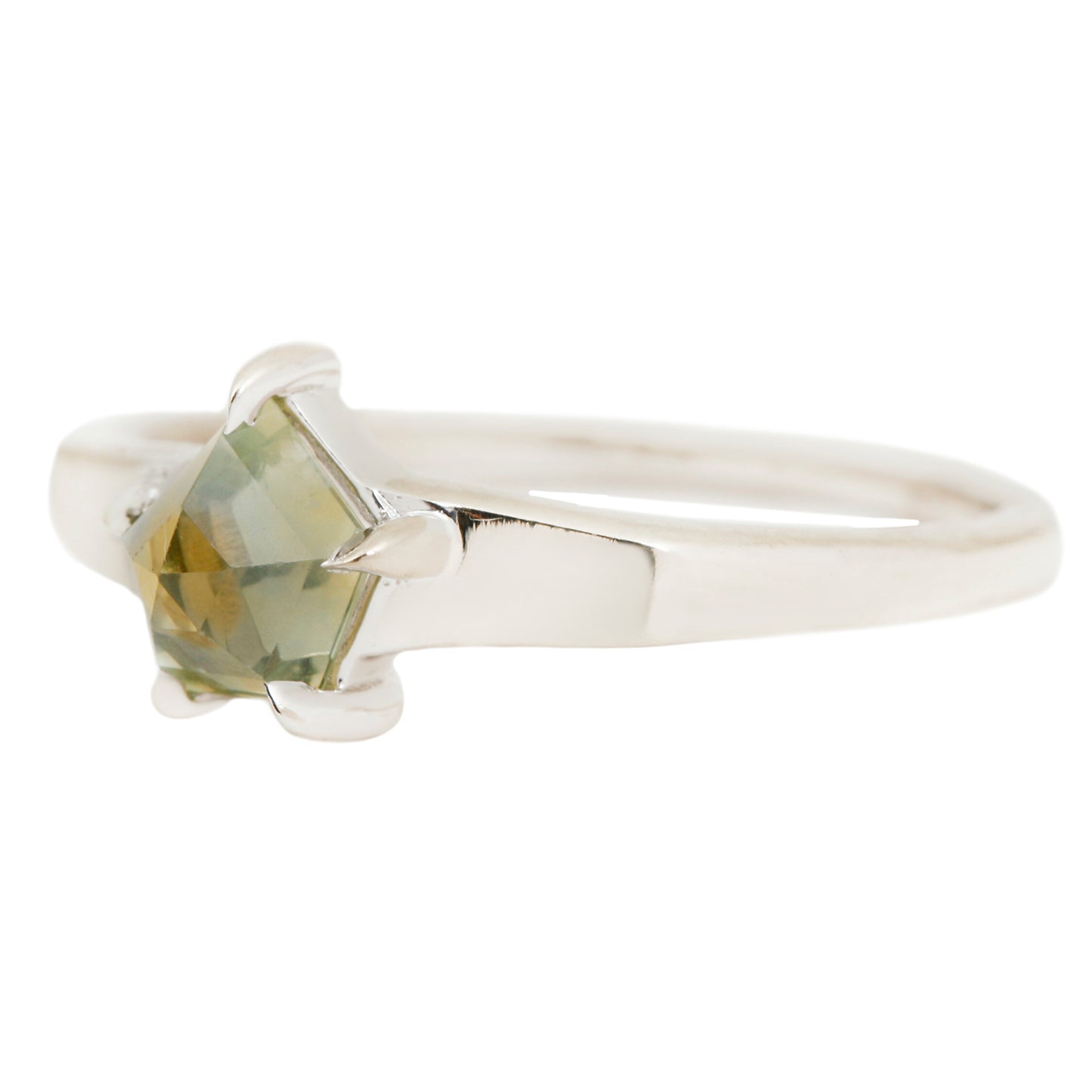 Spring Breeze Sapphire Ring