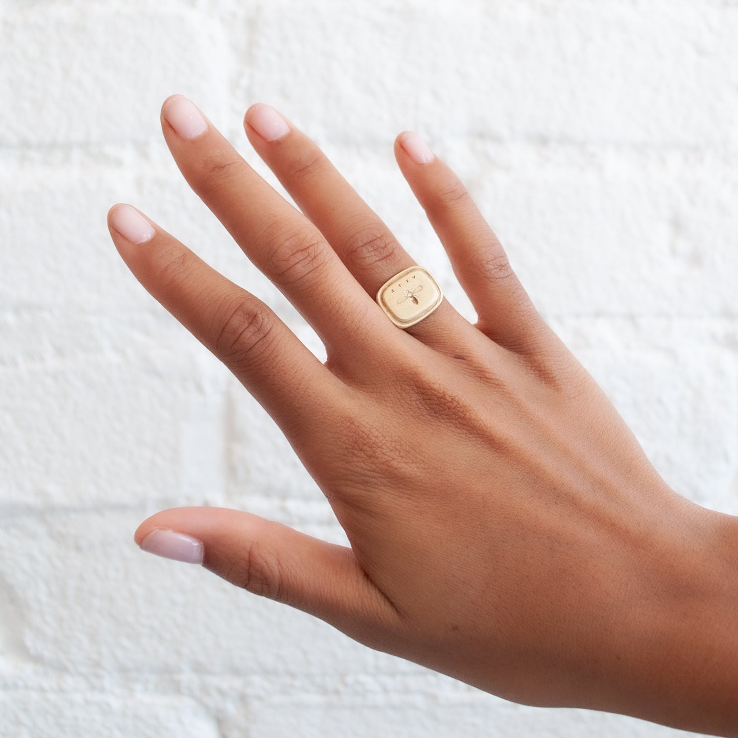 Vite Gold Bee Ring