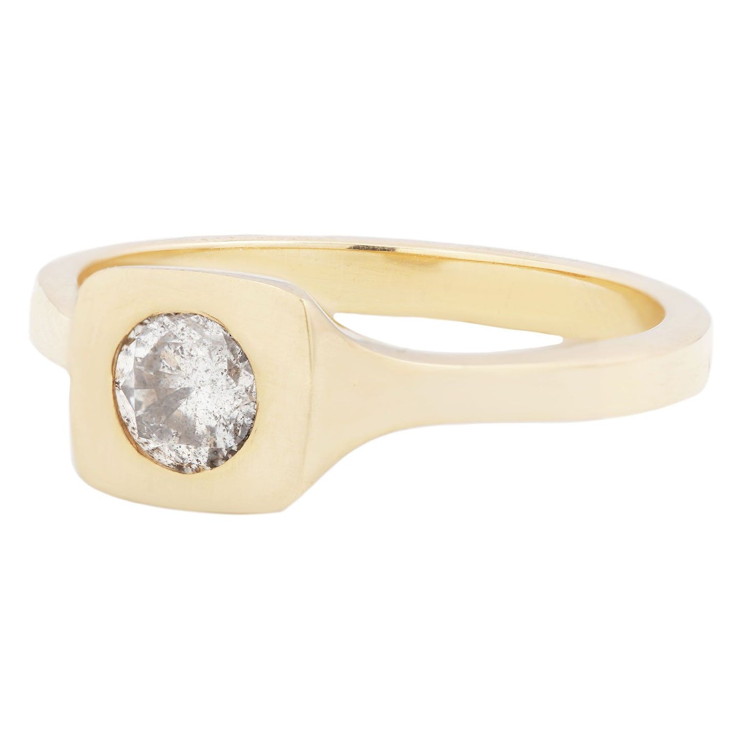Capsule Diamond Solitaire