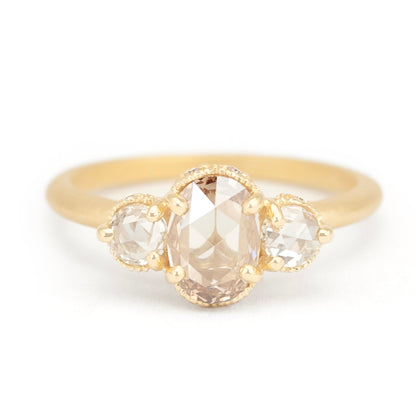 Brown Diamond Ribbon Crown Ring