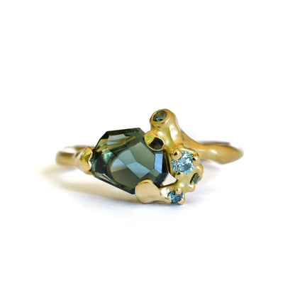 Amporphous Sapphire Cluster Ring