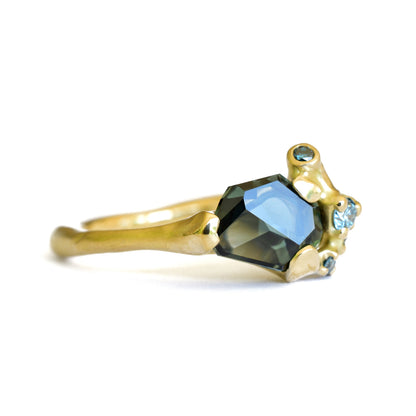 Amporphous Sapphire Cluster Ring