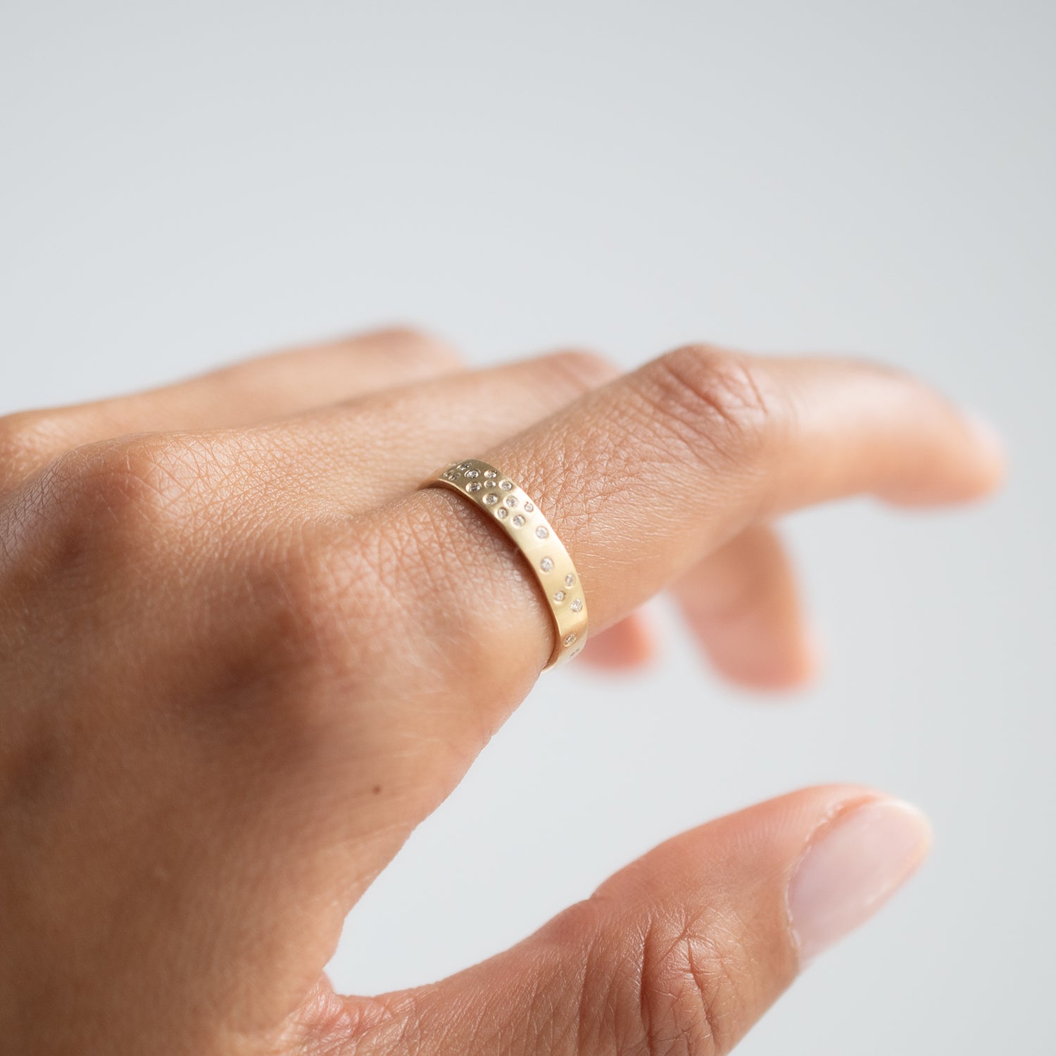 Satomi Kawakita Wide White Diamond Starry Night Band – ESQUELETO