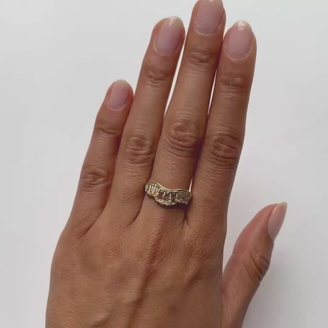 LXI Orange Diamond V Shape Scatter Ring – ESQUELETO
