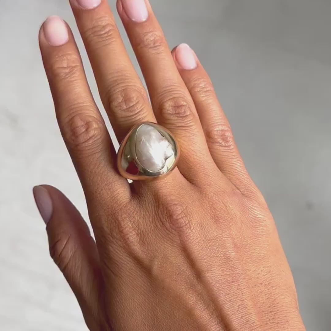 TenThousandThings Natural Pearl Ring – ESQUELETO
