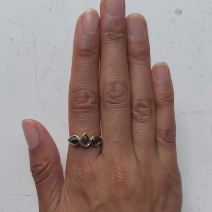 Bicolor Green Sapphire Bloom Ring