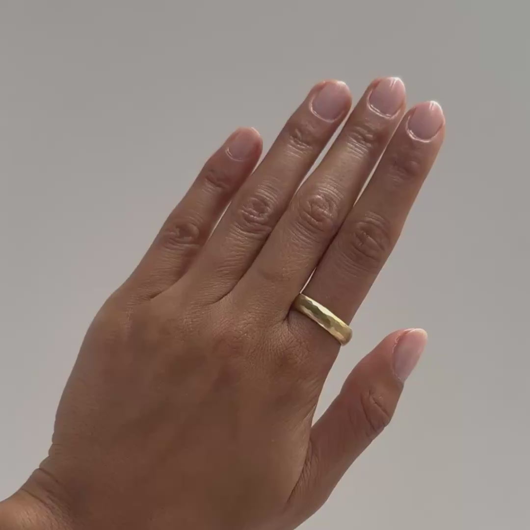 Satomi Kawakita - Ring on hand