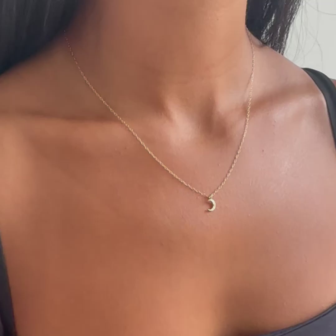Tiny Gold Crescent Moon Necklace – ESQUELETO