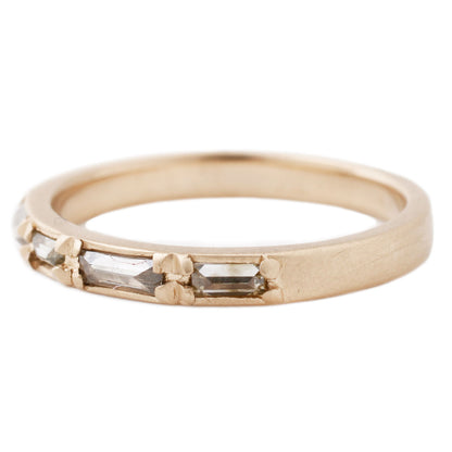 Inverted Diamond Baguette Band