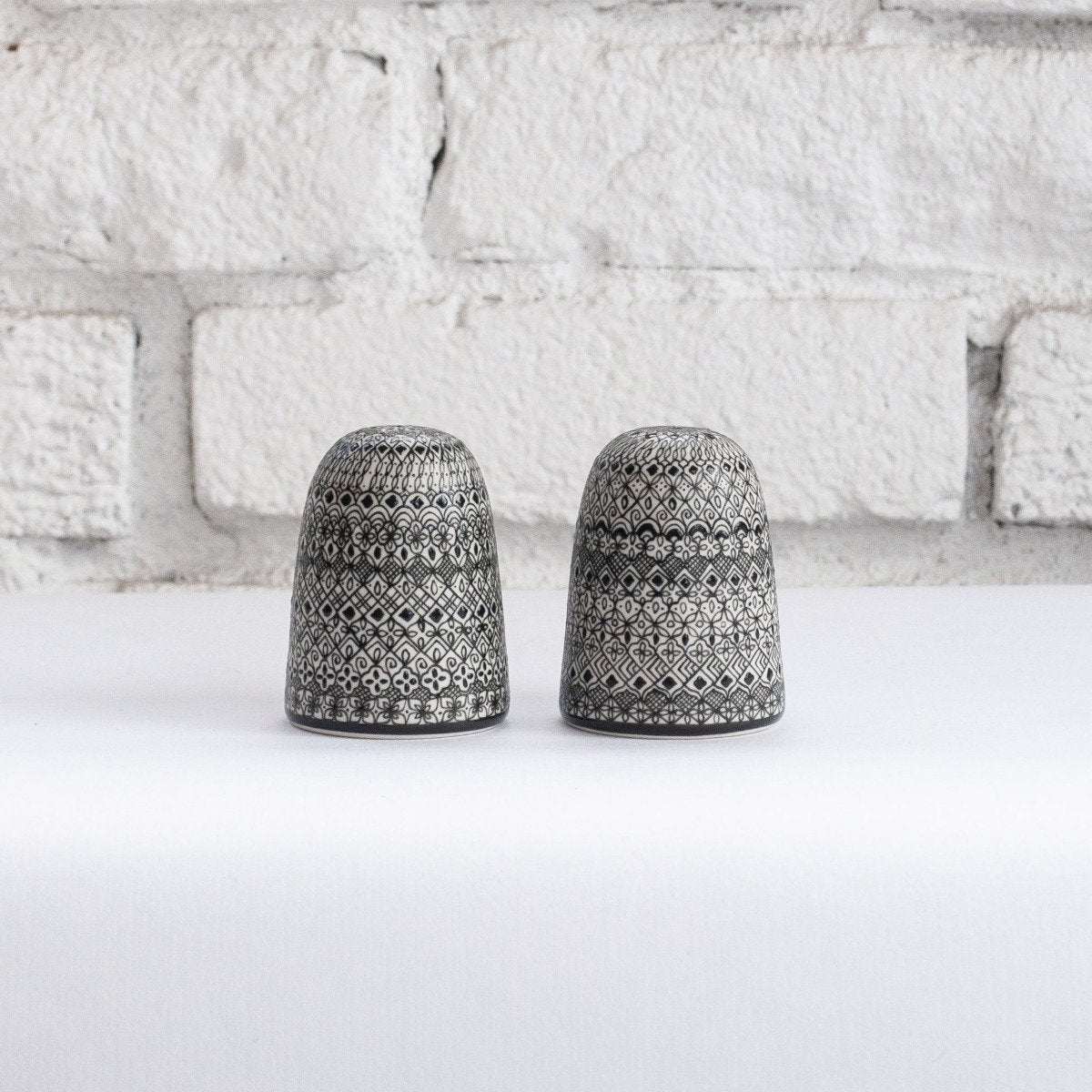 Javier Servín Cerámica Salt + Pepper Shakers