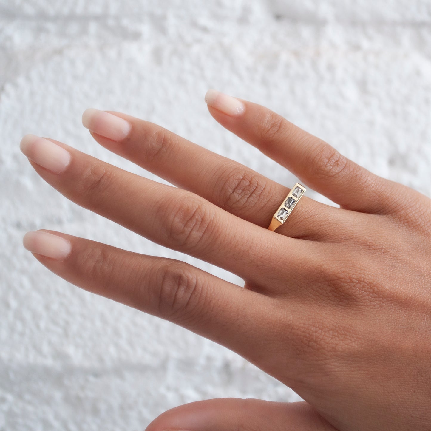 Bespeckle Bar Ring